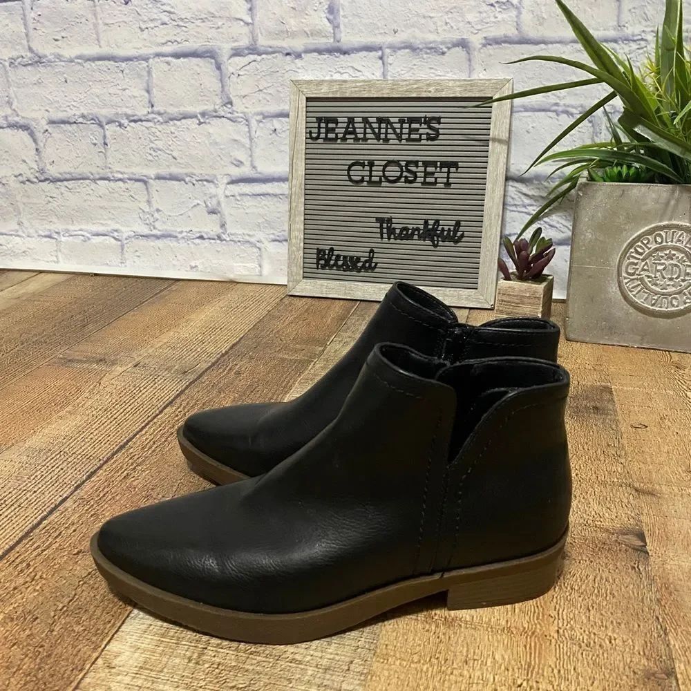 Frye & Co Womens booties ILISHA BLACK stacked heel boots, Size 6M, MSRP:$95